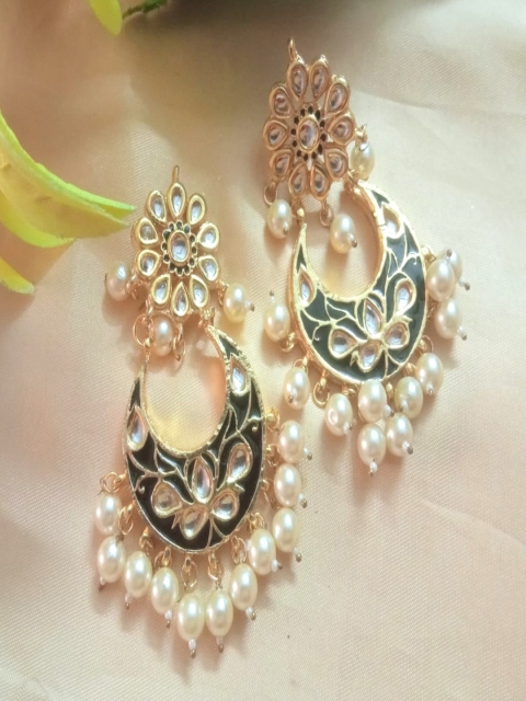 

Runjhun Black Contemporary Chandbalis Earrings