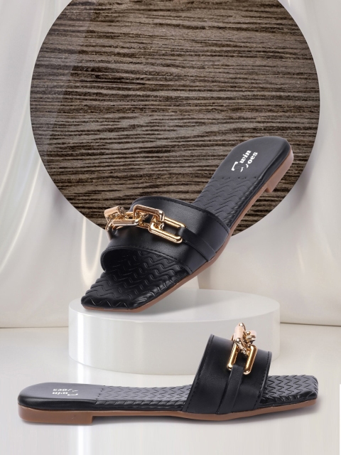 

TWIN TOES Women Black Textured Buckles Flats