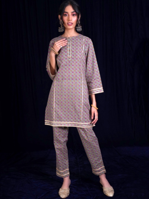 

Alaya By Stage3 Women Green Panelled Pure Cotton Kurti with Trouser