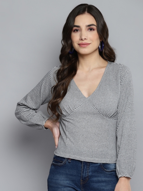 

VividArtsy White & Black Striped Top
