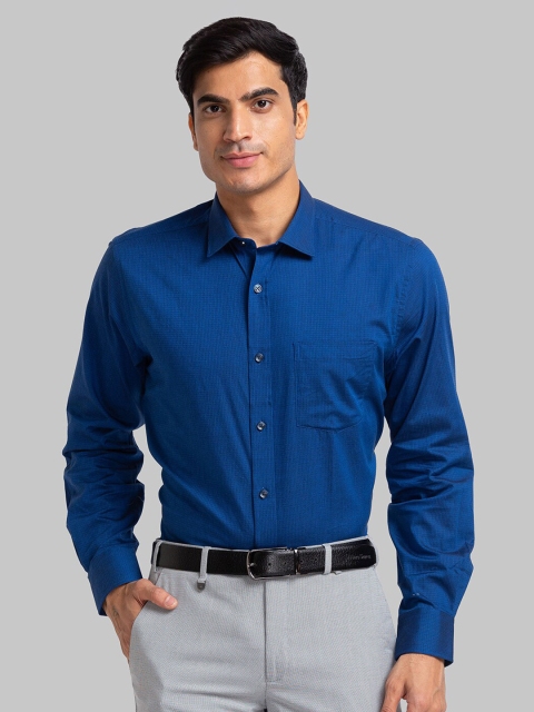 

Park Avenue Men Blue Solid Formal Shirt