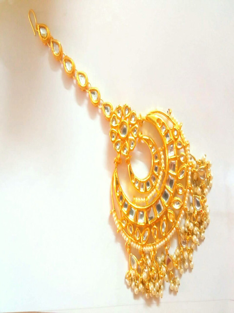 

Runjhun Gold-Plated White Kundan Studded & Beaded Traditional Maang Tikka