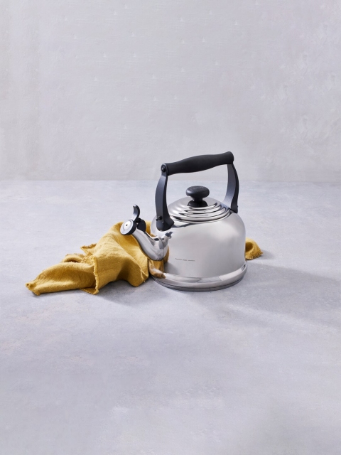 

LE CREUSET Solid Stainless Steel Glossy Kettle