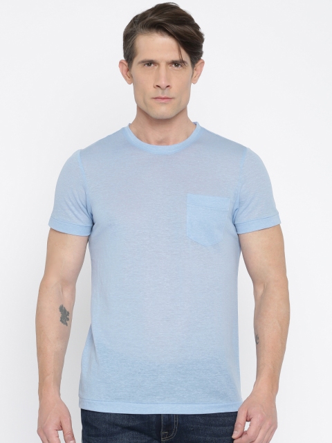 

Arrow Sport Men Blue Solid Round Neck T-shirt
