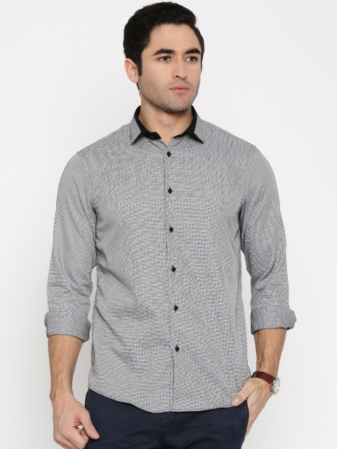 

Arrow New York Men Black & White Slim Fit Checked Casual Shirt