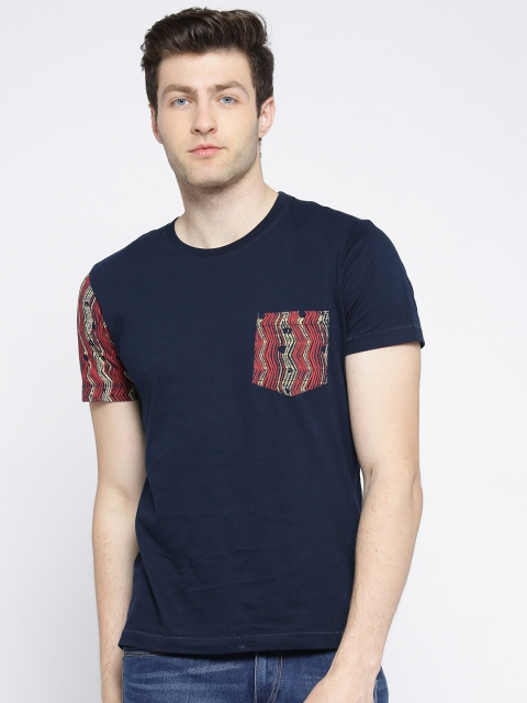 

Arrow Blue Jean Co. Men Navy Blue Solid Round Neck T-shirt