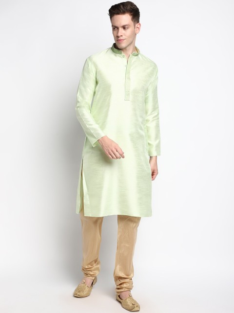

DEVOILER Men Green Embroidered Kurta with Pyjamas