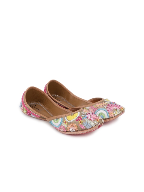 

The Desi Dulhan Women Multicoloured Embellished Ethnic Mojaris Flats, Multi