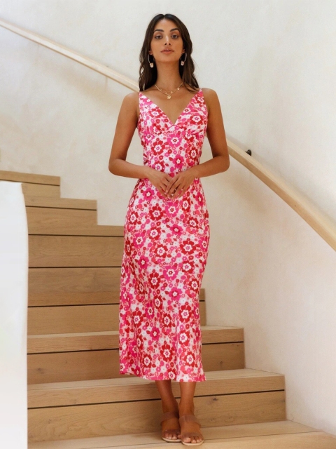 

La Aimee Pink Floral Slim Dress