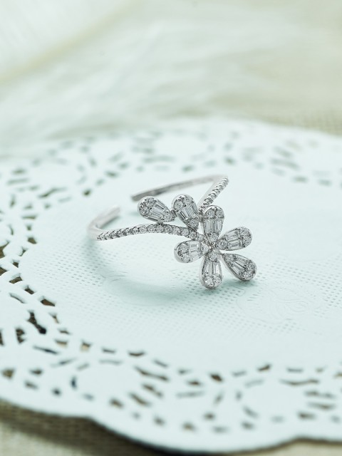 

SILBERRY Women 925 Sterling Silver Toned Floristic Finger Ring