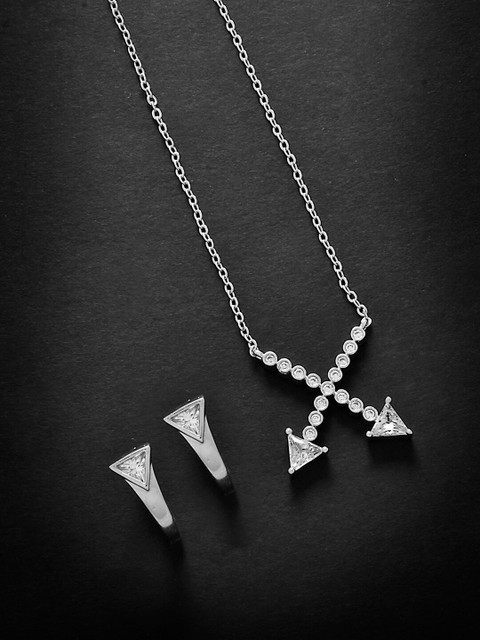

MINUTIAE Women White Triangle Diamond Solitaire Pendant Set