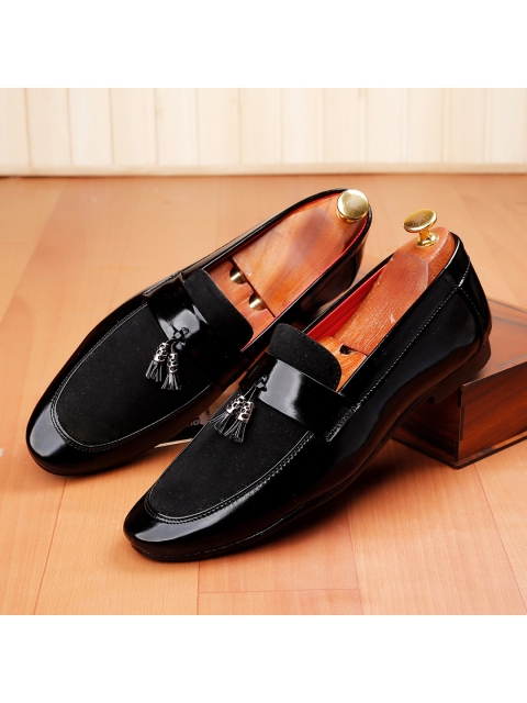 

T-Rock Men Black Embellished Party Wear Loafers