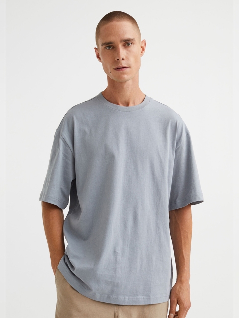 

H&M Men Grey Relaxed Fit T-shirt