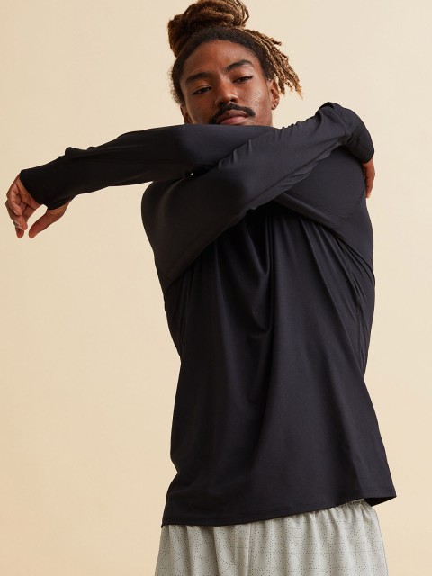 

H&M Men Black Fast-Drying T-shirt