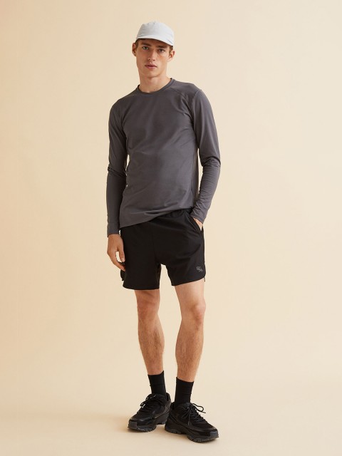 

H&M Men Grey Slim Fit Fast-Drying Sports Top