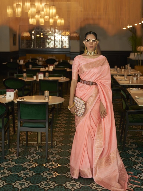 

elora Women Peach-Coloured & Gold-Toned Woven Design Zari Silk Blend Banarasi Saree