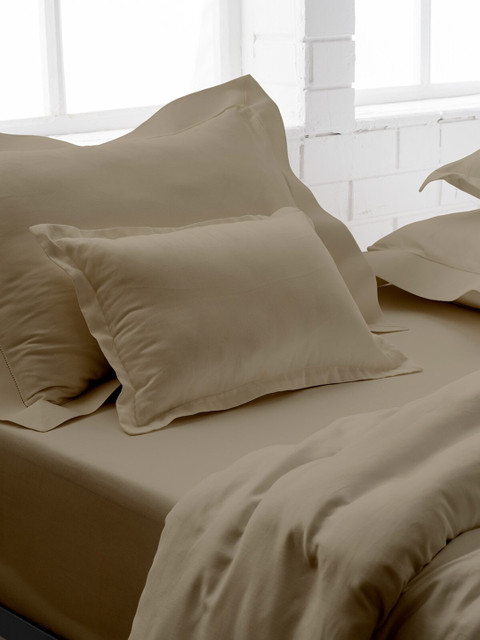 

DDecor Brown Solid 200 TC Cotton Double King Bedding Set