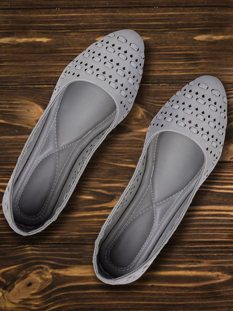 

Moonwalk Women Grey Ballerinas With Laser Cuts Flats