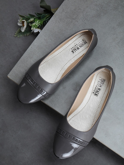 

Moonwalk Women Grey Wedge Pumps