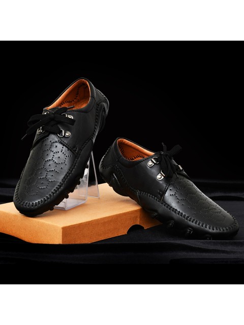 

KRORS Men Black Loafers