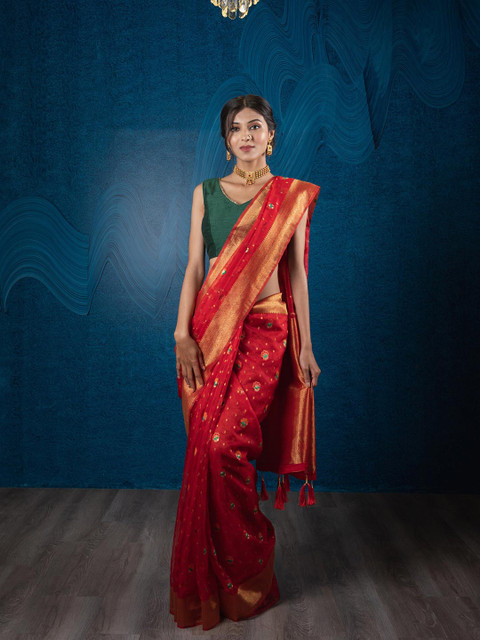

Exclusiva Red & Gold-Toned Floral Zari Organza Saree