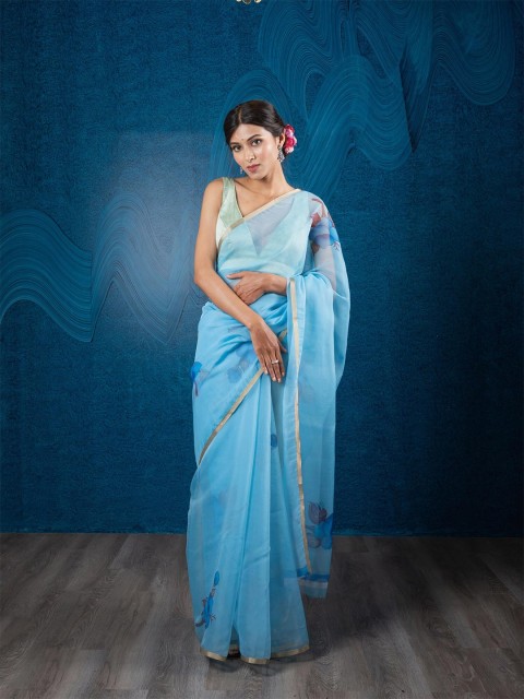 

Exclusiva Blue & Gold-Toned Floral Zari Organza Saree