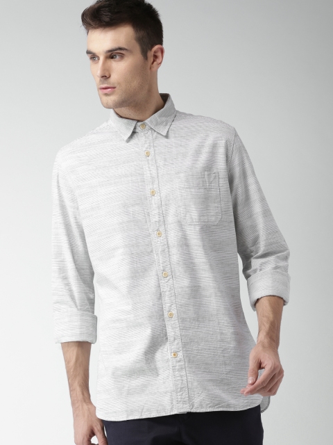 

Tommy Hilfiger Men Off-White & Grey Custom Fit Striped Casual Shirt