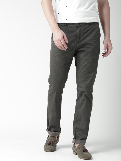 

Tommy Hilfiger Men Olive Green Straight Fit Printed Chinos