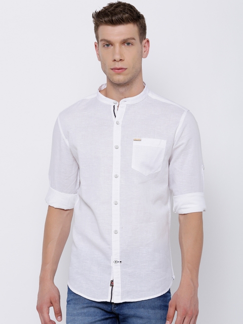 

LOCOMOTIVE Men White Slim Fit Solid Casual Shirt