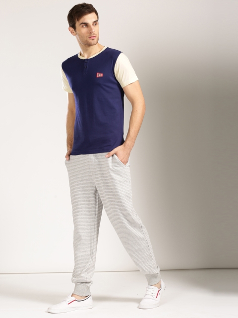 

Harvard Men Navy Solid Henley Neck T-shirt, Navy blue