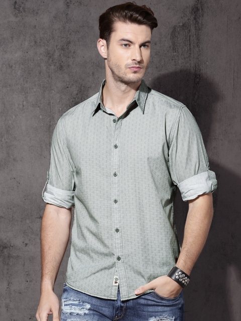 

Roadster Men Grey & Off-White Regular Fit Printed Casual Shirt