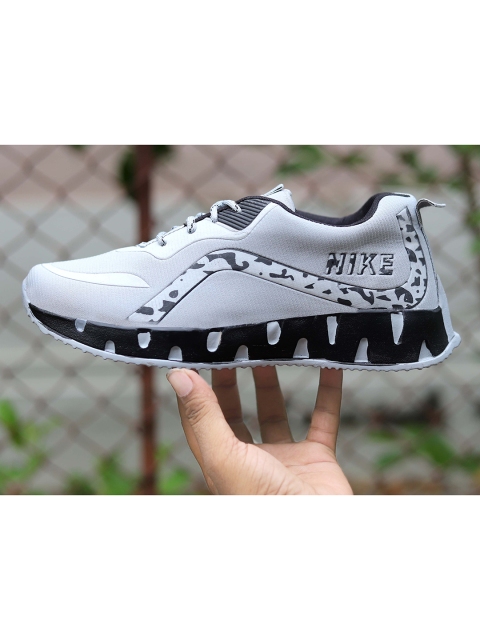

FOUR STAR TRUCK SALES Men White Printed Sneakers