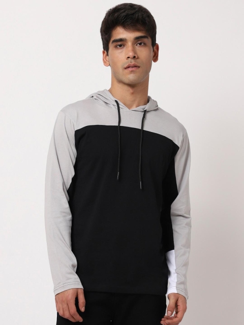 

Bewakoof Men Black Colourblocked Pure Cotton T-shirt