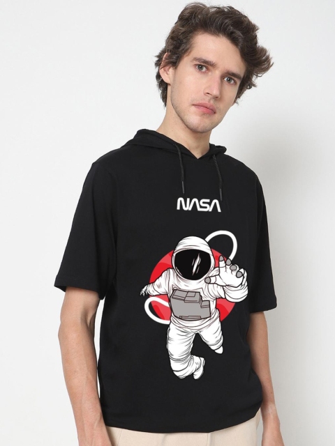 

Bewakoof Men Black Printed Pure Cotton Loose T-shirt