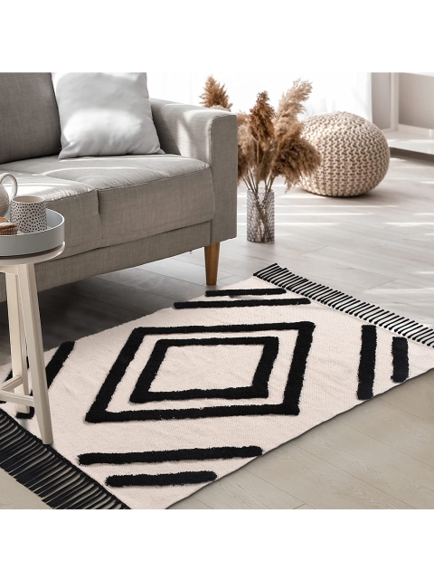 

URBAN SPACE White & Black Bohemian Printed Cotton Carpets