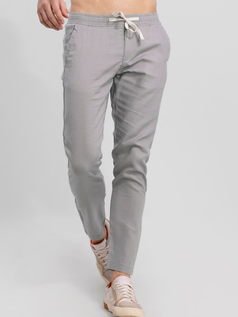 

Snitch Men Grey Solid Slim Fit Wrinkle Free Trousers