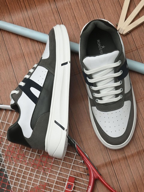 

Roadster Men White Colourblocked Lace-ups Sneakers
