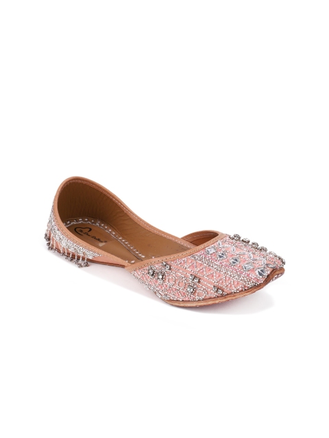 

The Desi Dulhan Women Peach-Coloured Embellished Ethnic Mojaris Flats