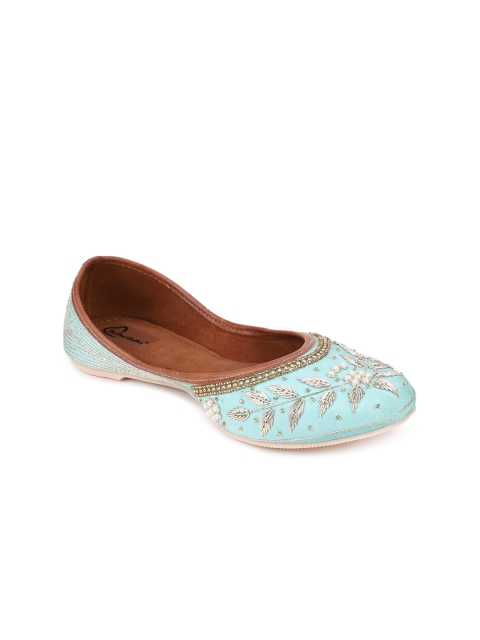 

The Desi Dulhan Women Turquoise Blue Ethnic Mojaris Flats