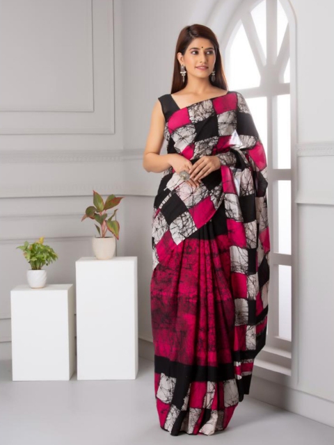 

Baisacrafts Magenta & White Batik Pure Cotton Block Print Saree