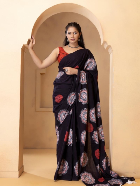

Baisacrafts Women Black & Red Ethnic Motifs Pure Cotton Block Print Saree