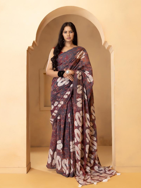 

Baisacrafts Grey & White Batik Pure Cotton Block Print Saree