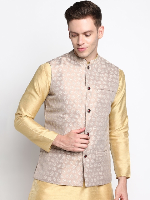 

DEVOILER Men Beige Solid Kurta with Pyjama & Nehru jacket