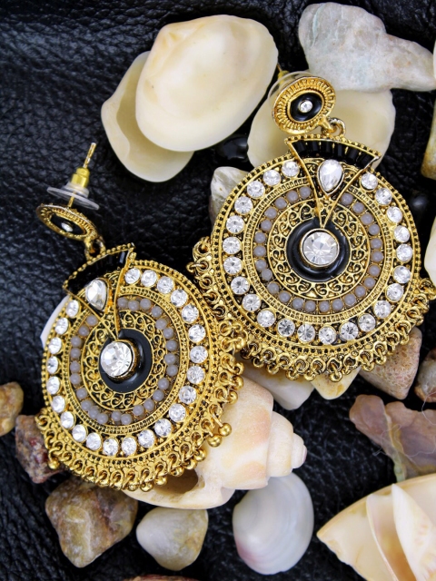 

NAKABH Gold-Toned Geometric Drop Earrings