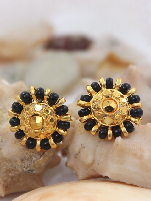 

NAKABH Women Pack of 4 Gold-Toned Circular Studs Earrings