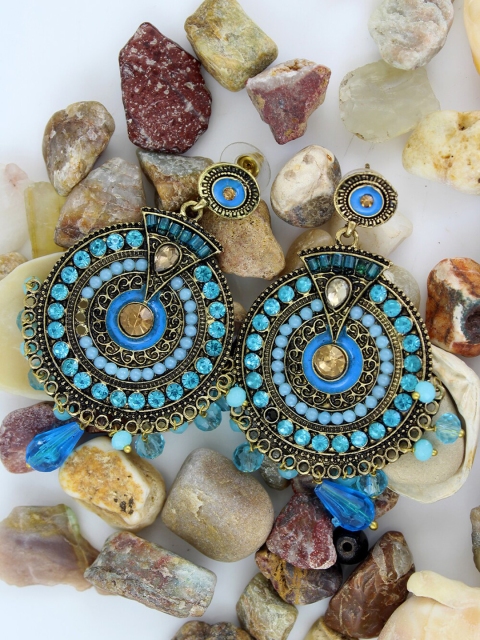 

NAKABH Blue & Gold-Toned Geometric Chandbalis Earrings