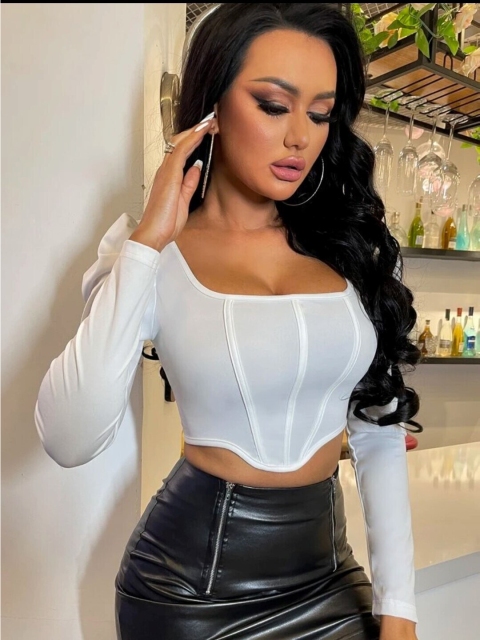 

MERCHE White Solid Cotton Crop Top