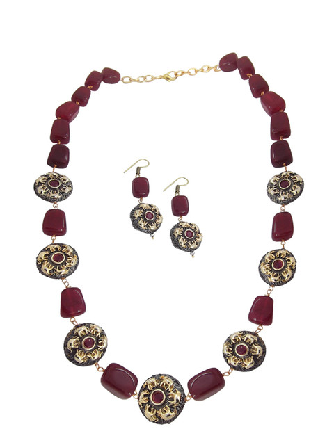 

FEMMIBELLA Gold-Toned Red Studded & Beaded Handcrafted Jewellery Set