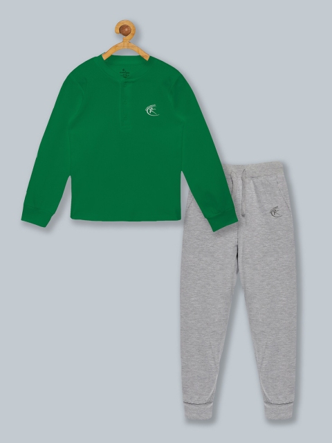 

KiddoPanti Kids Green Solid Pure Cotton Tracksuit