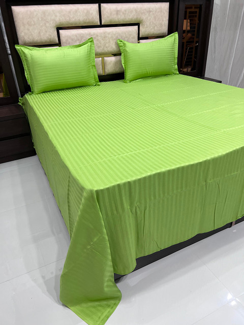 

Pure Decor King sized Green Bedsheet with 2 pillow covers